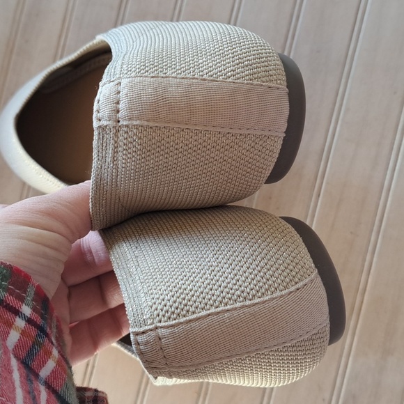NWT ME Too Aubri Sustainable Mesh Metallic Gold Bisque Ballet Flats - Picture 8 of 10